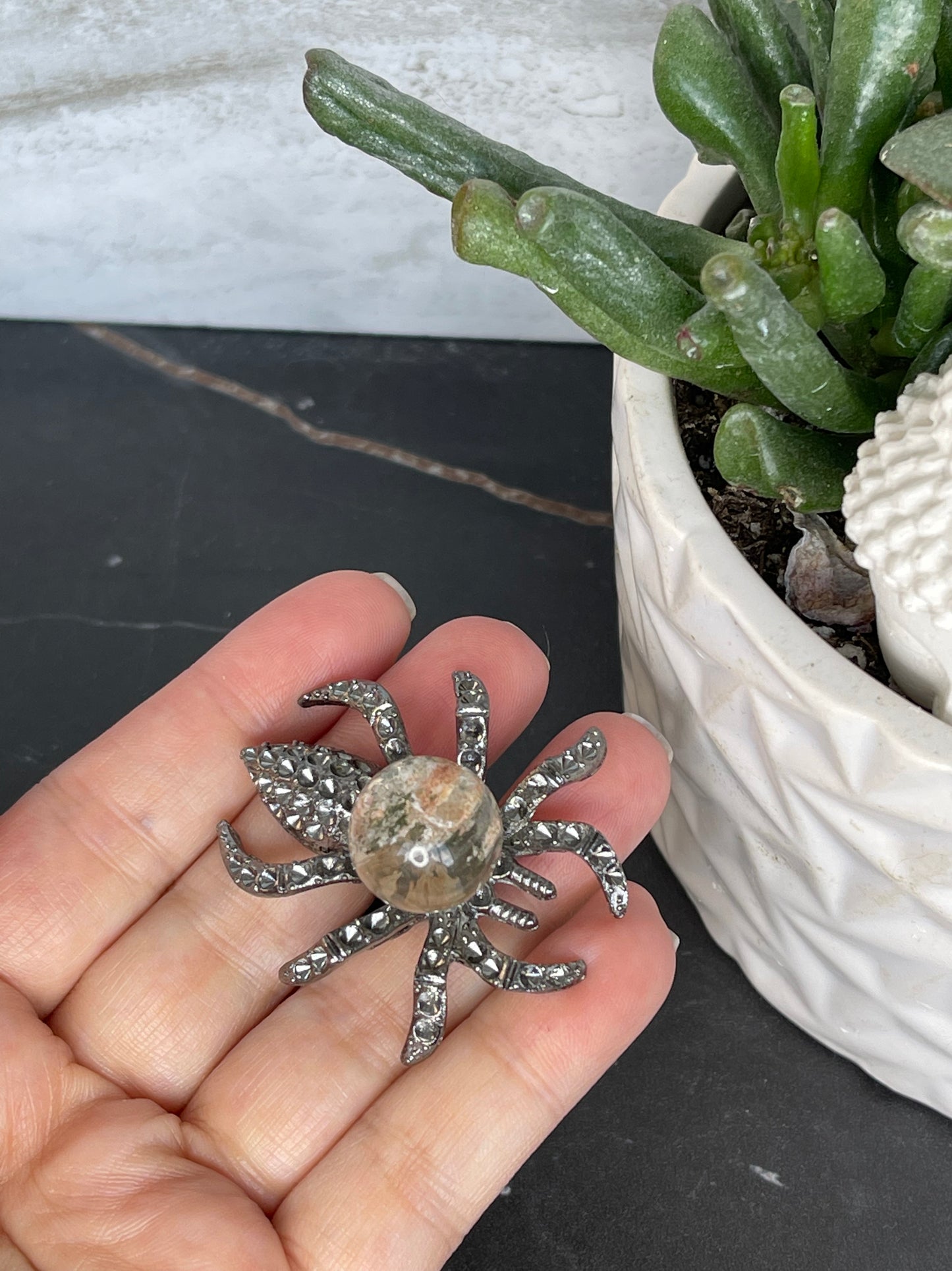 Small Spider Sphere Holder