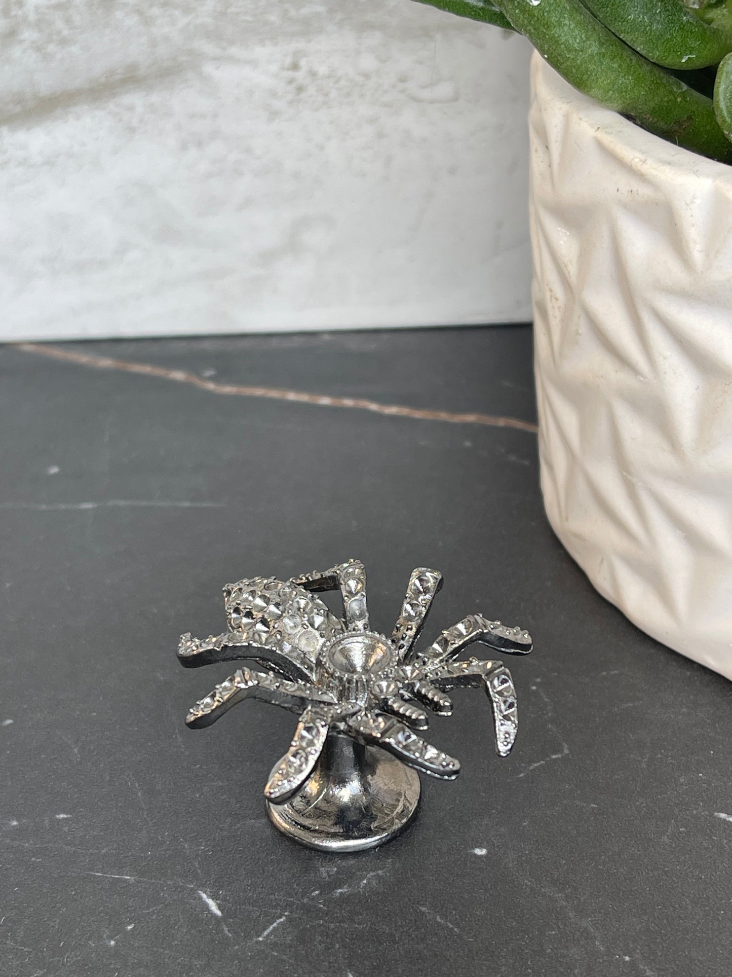 Small Spider Sphere Holder